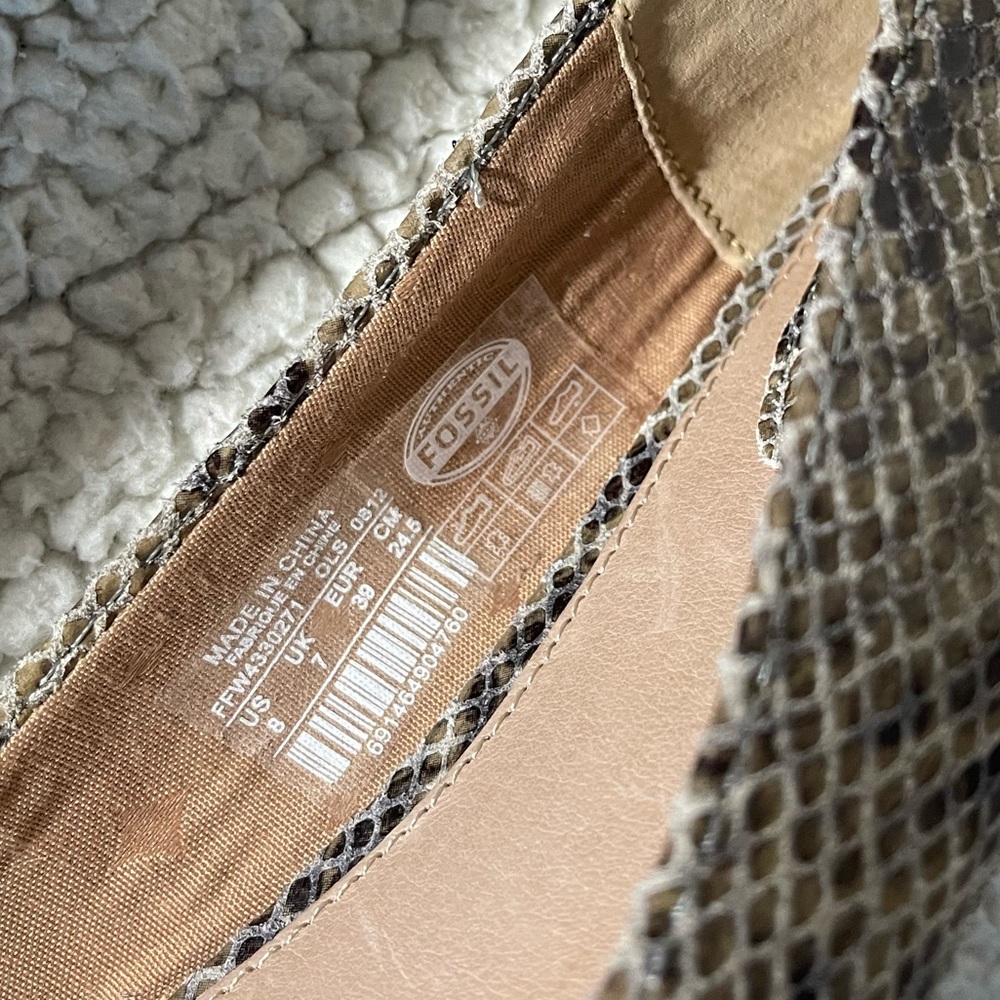 Fossil Women's grey Snakeskin ballet flats - Picture 7 of 8